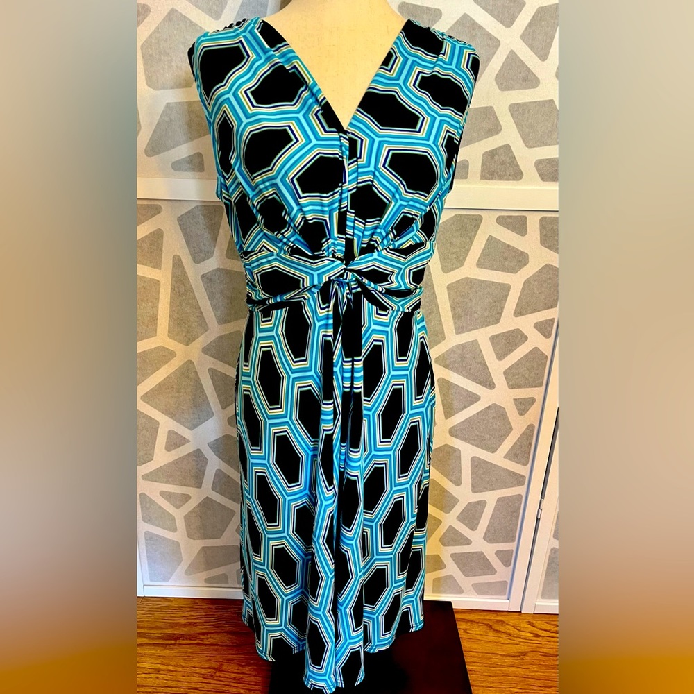 Women’s Pretty Dress East 5th Size Medium Blue,Black & White Dress